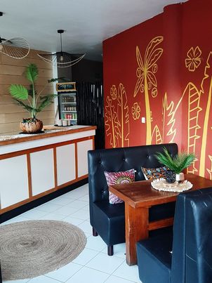 salle ambiance exotique chaleureuse